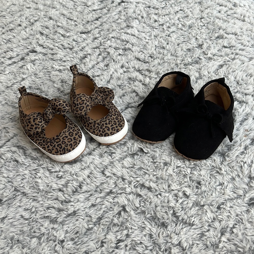 Set of 2 Old Navy Baby Shoes, 12-18 Month Cheetah Print Shoes & Black Moccasins